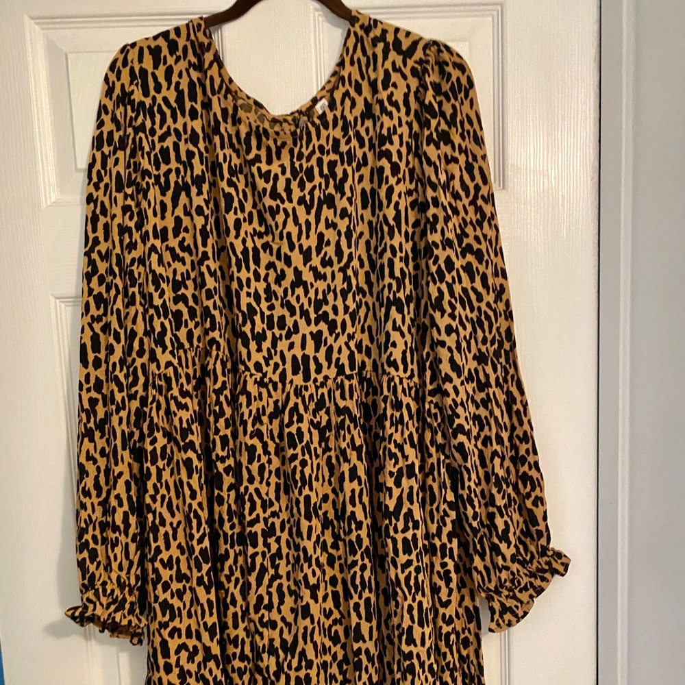 Dress or tunic, new with tags. Light weight and side
